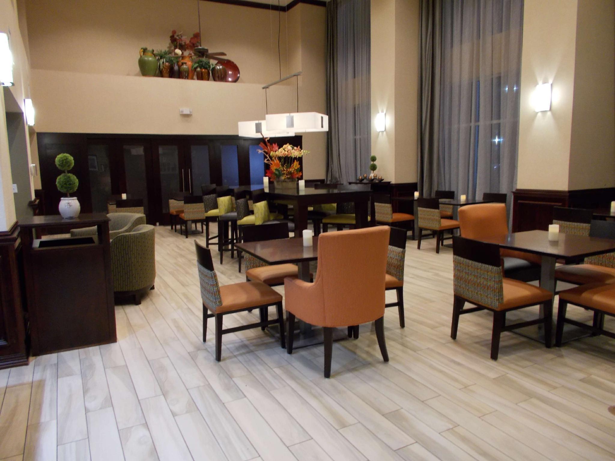 Hampton Inn & Suites Лъбък Екстериор снимка