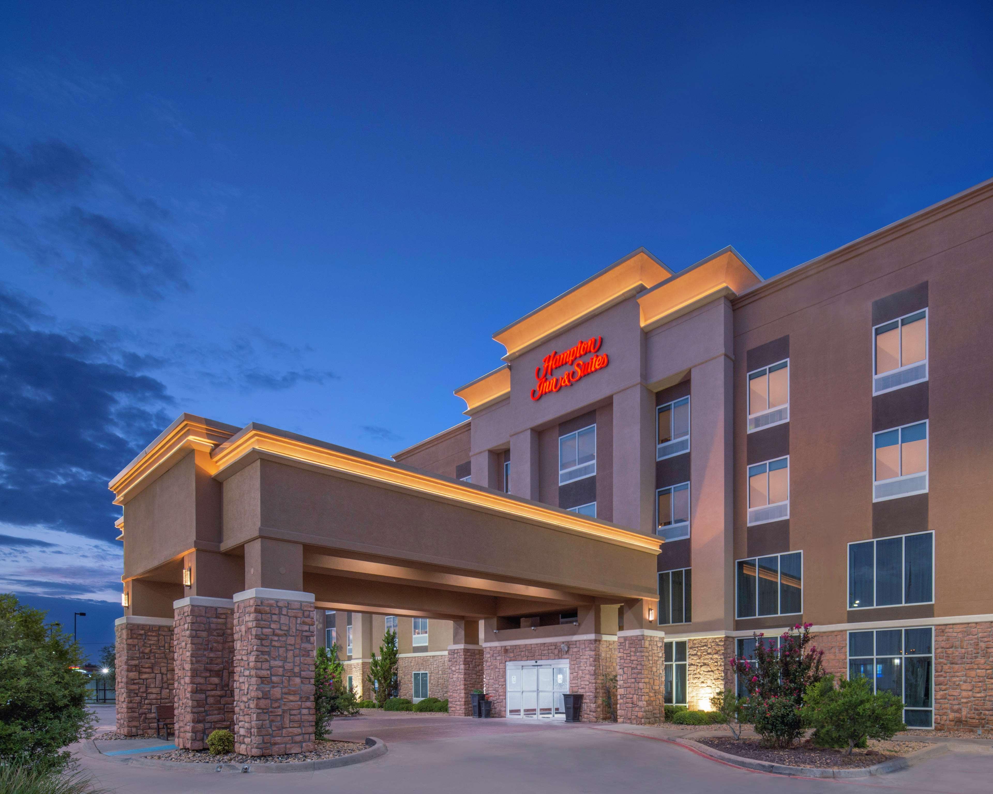 Hampton Inn & Suites Лъбък Екстериор снимка