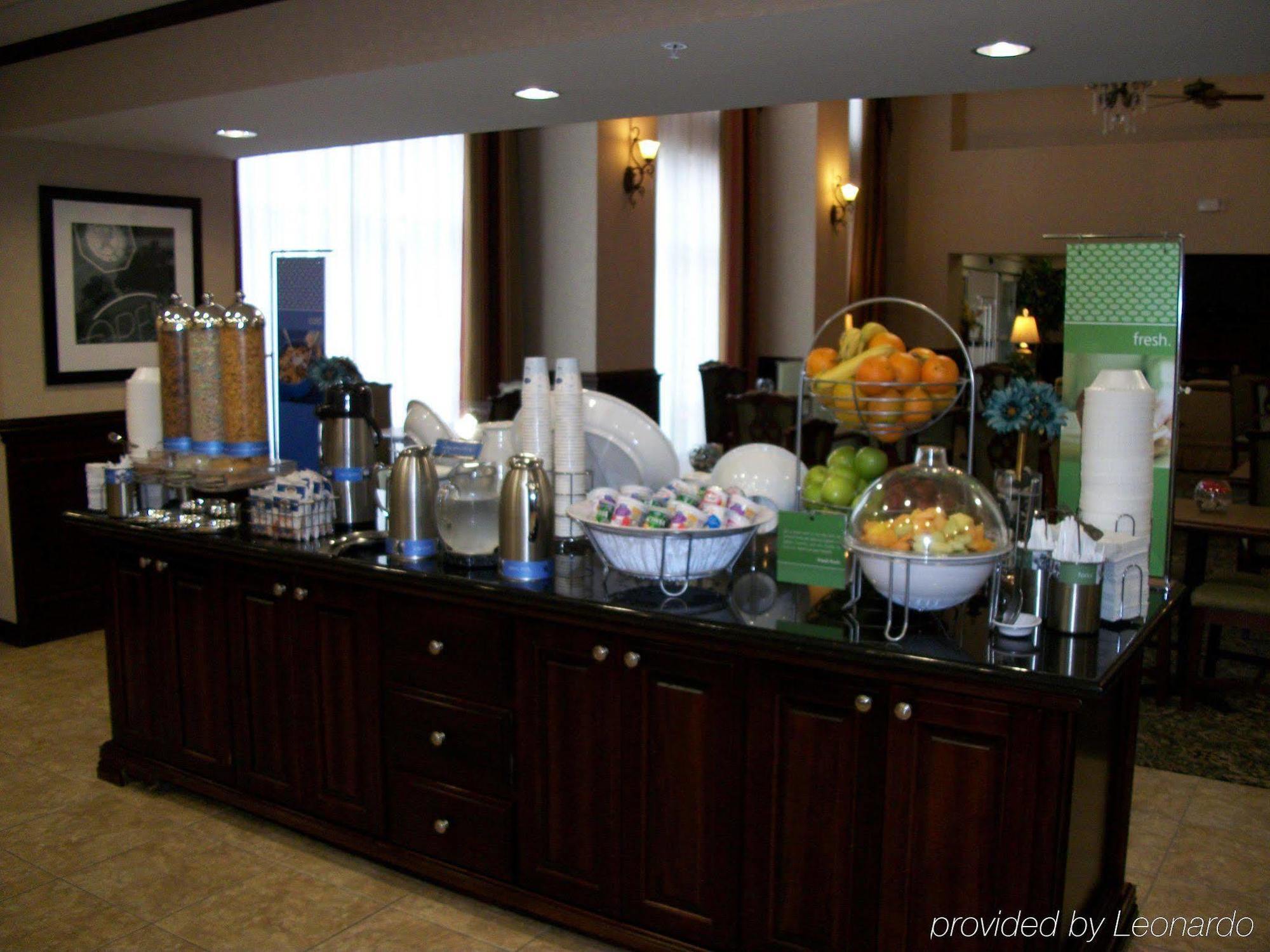 Hampton Inn & Suites Лъбък Екстериор снимка