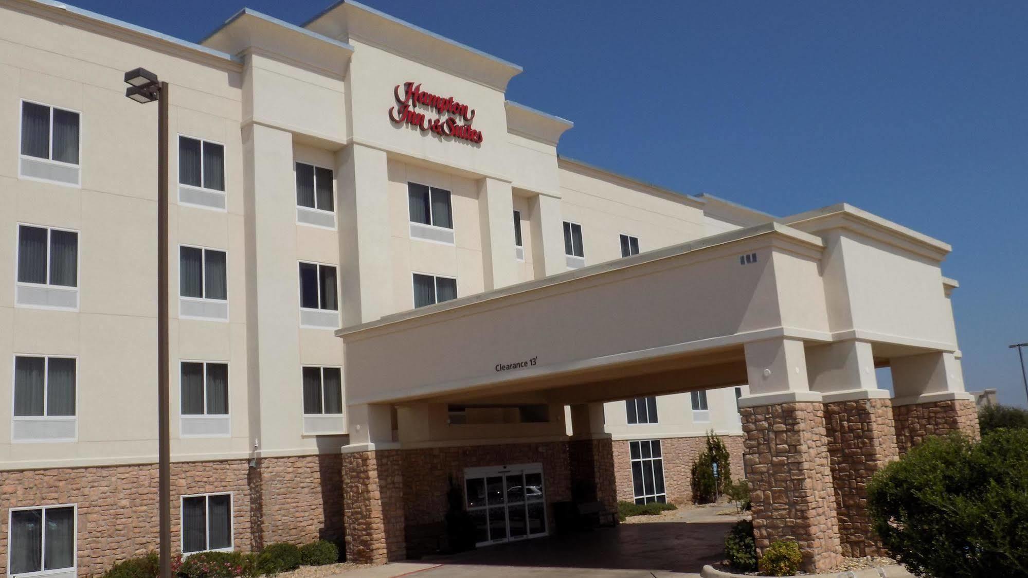 Hampton Inn & Suites Лъбък Екстериор снимка