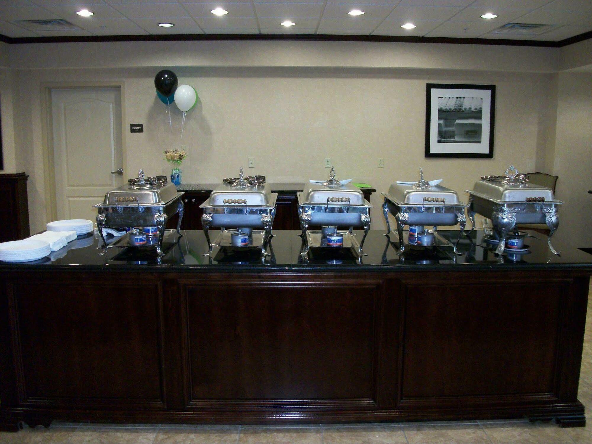 Hampton Inn & Suites Лъбък Екстериор снимка